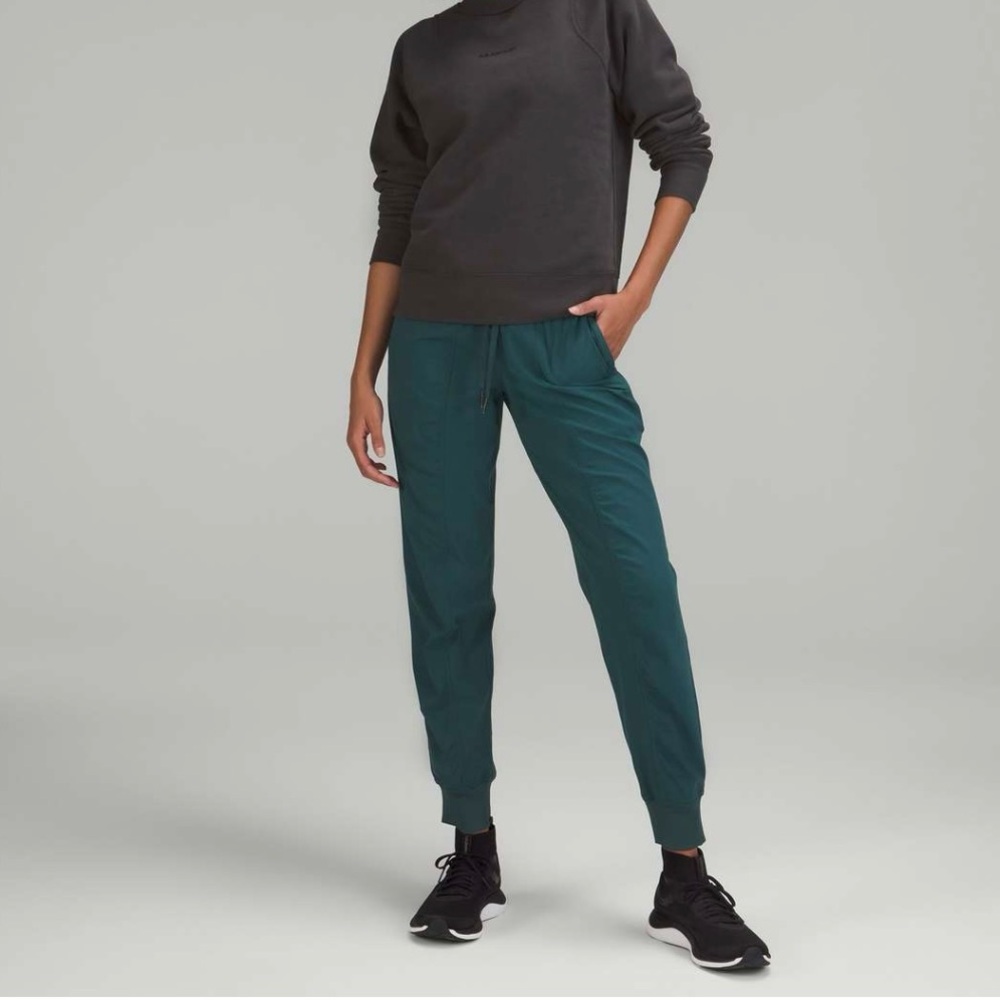 Lululemon Green Jasper Studio Dance Pants Crop Size 10